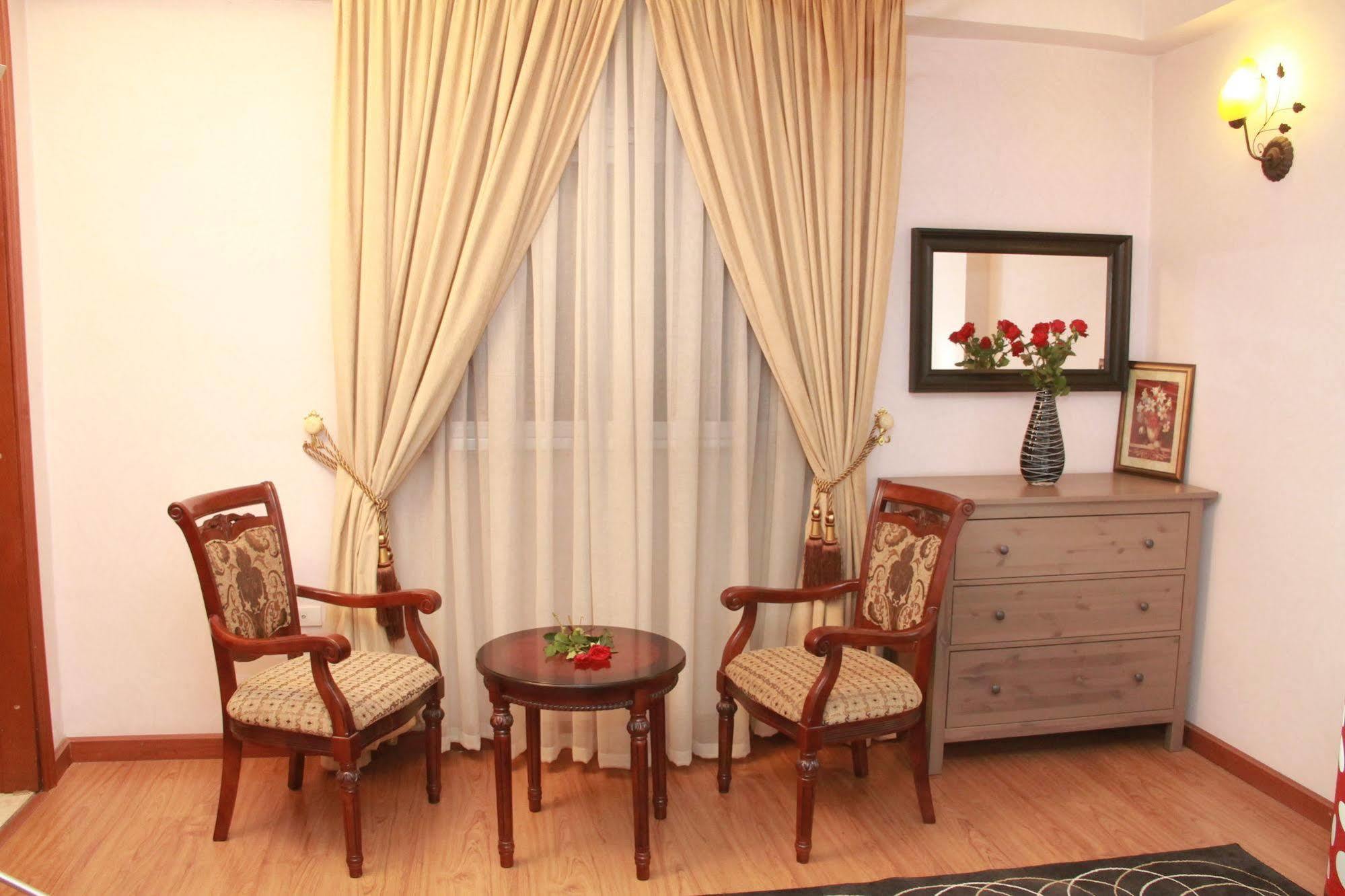 Solmile Family Guest House Addis Abeba Buitenkant foto