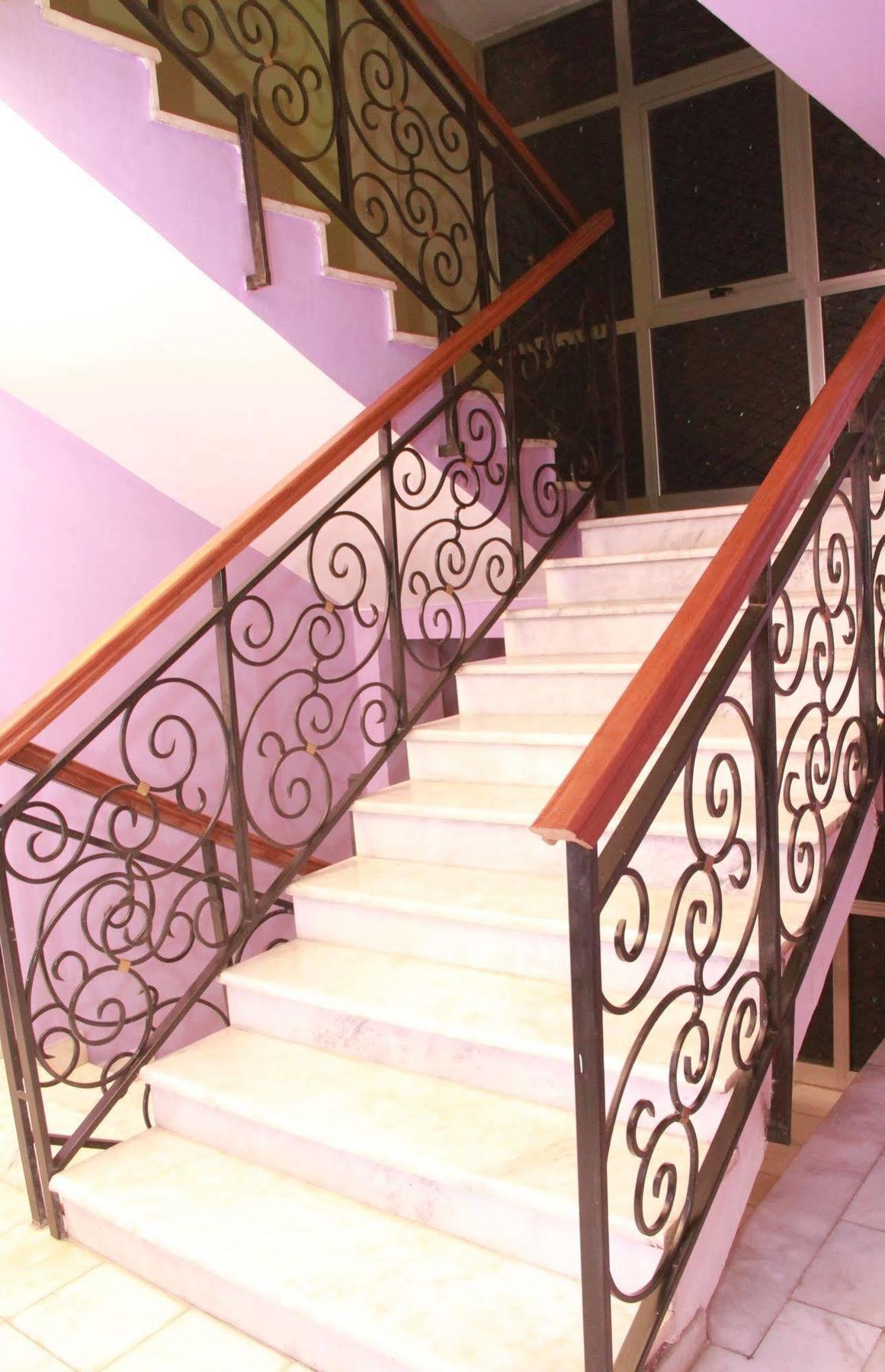 Solmile Family Guest House Addis Abeba Buitenkant foto